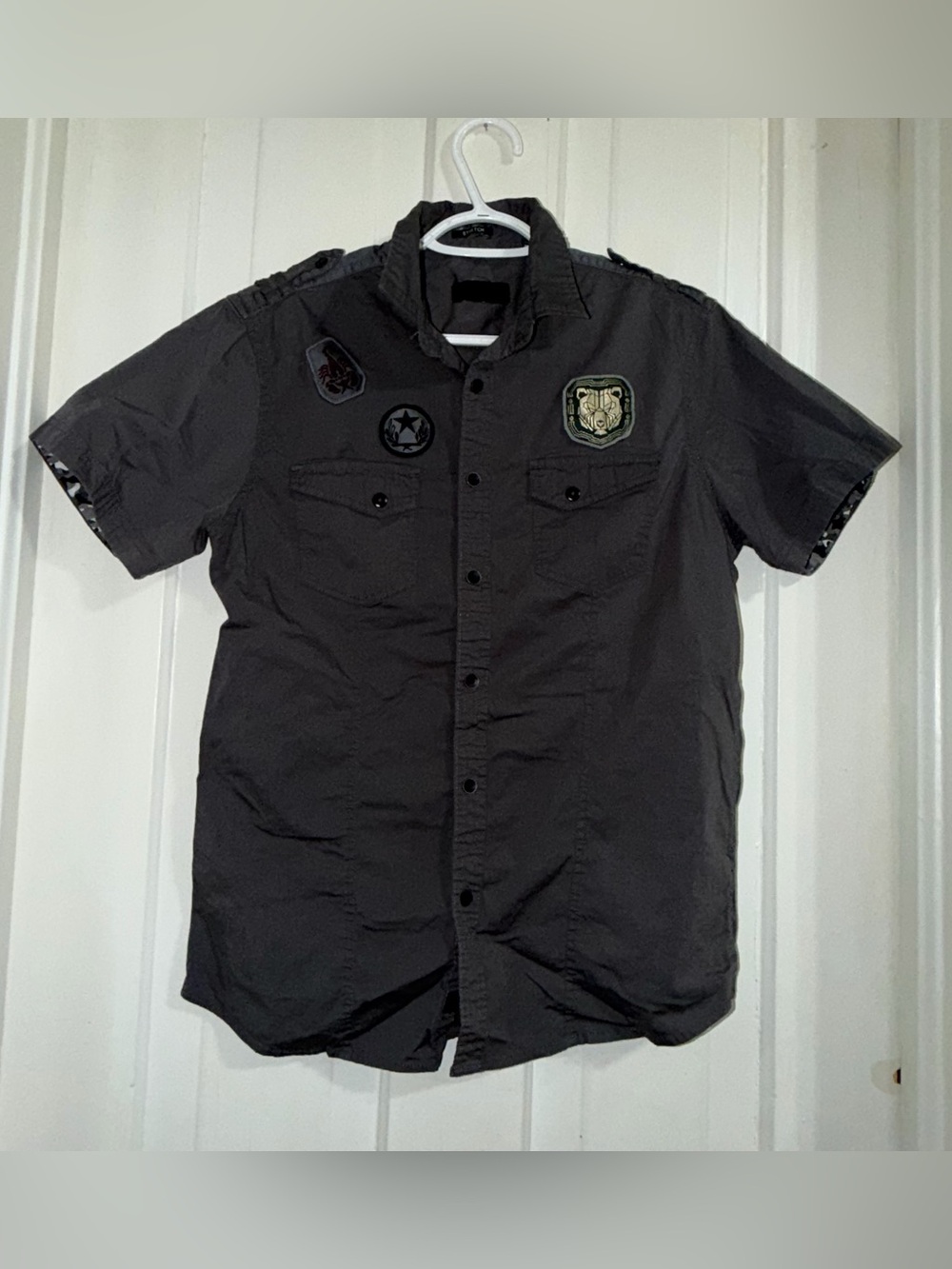Men's size medium shirt Steve's jeans zodiac patch Short-Sleeve bear scorpion